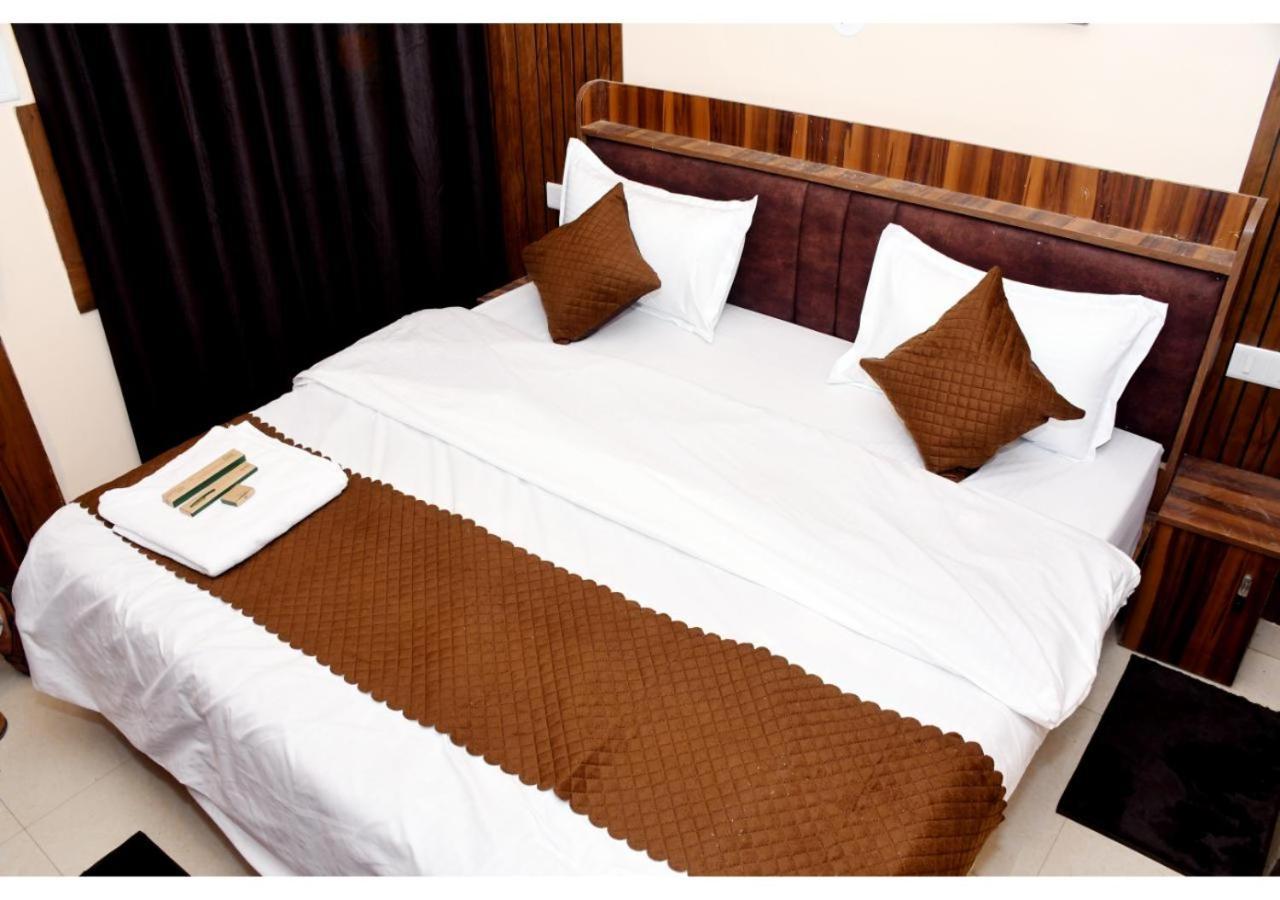 Tirupati Balaji Inn Bageshwar Dham Basari Exterior photo